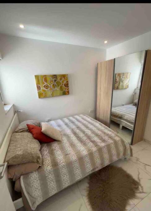 2 Bedroom Apartment In Msida, Malta Bagian luar foto