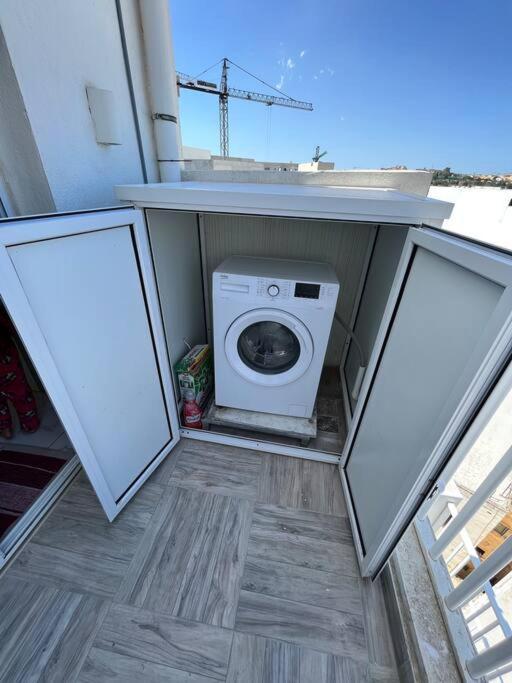 2 Bedroom Apartment In Msida, Malta Bagian luar foto
